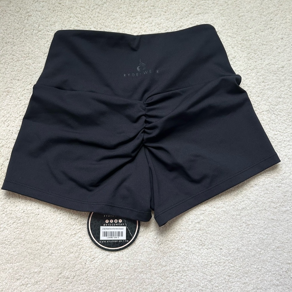 Ryderwear Animal scrunch Bum Black High-Waisted Shorts - Picture 2 of 10